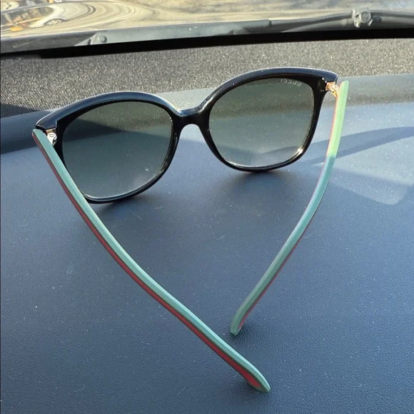 Gucci Black and Pink Sunglasses - Picture 4 of 5